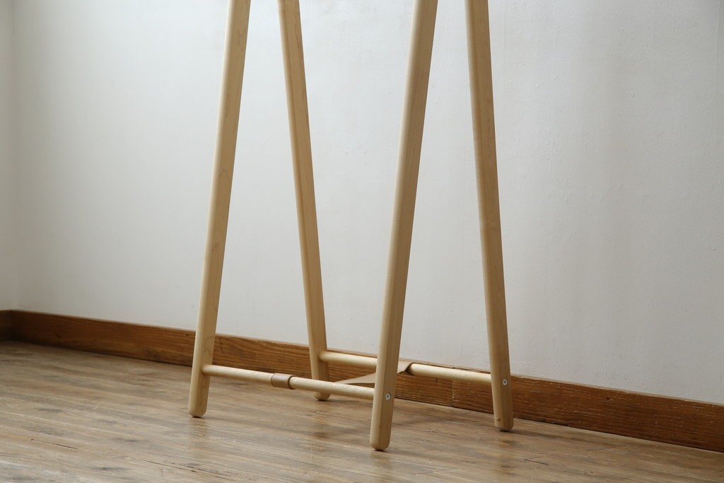 中古　美品　旭川家具　cosine(コサイン)　ブナ材　折りたためる軽量ドレスラック　(R-085158)