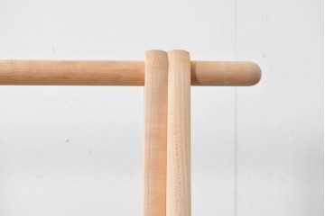 中古　美品　旭川家具　cosine(コサイン)　ブナ材　折りたためる軽量ドレスラック　(R-085158)