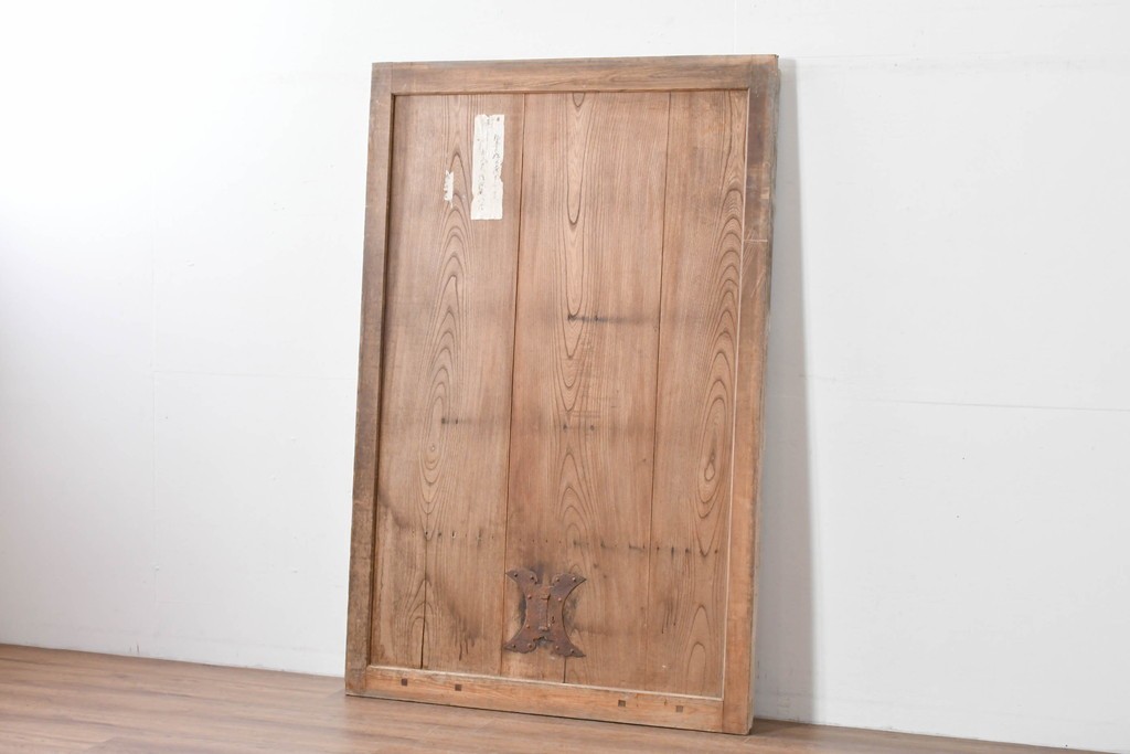 アンティーク建具　明治～大正　総欅(ケヤキ)材　力強い木目が印象的な蔵戸1枚　(R-085159)