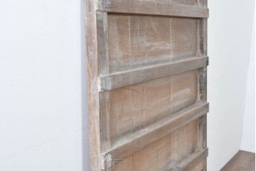 アンティーク建具　明治～大正　総欅(ケヤキ)材　力強い木目が印象的な蔵戸1枚　(R-085159)