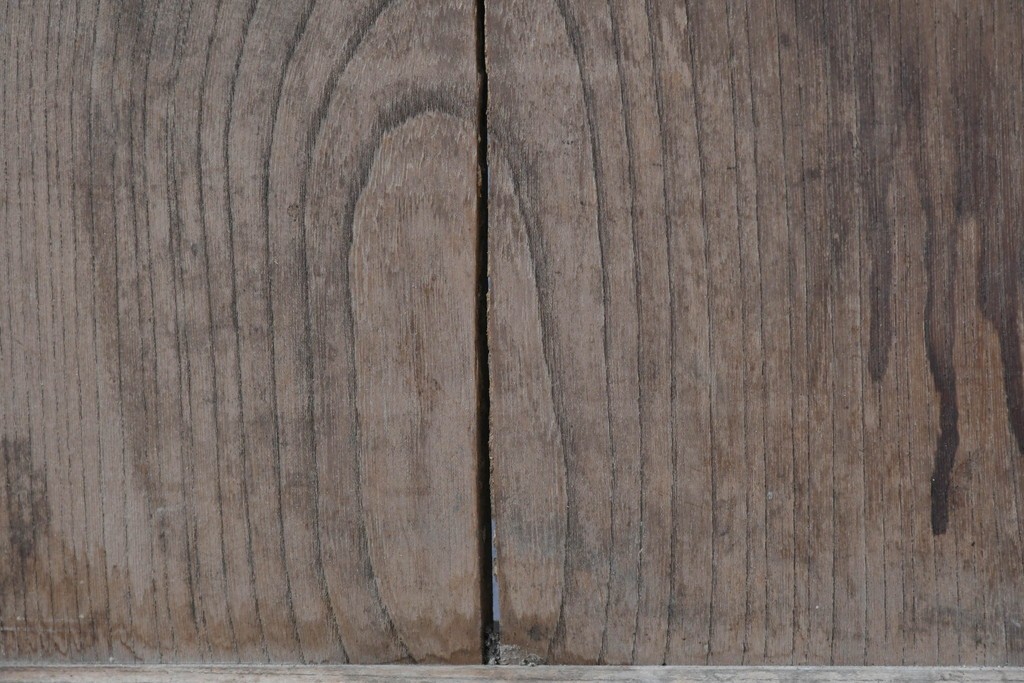 アンティーク建具　明治～大正　総欅(ケヤキ)材　力強い木目が印象的な蔵戸1枚　(R-085159)