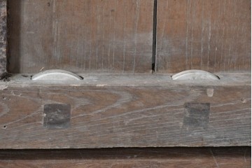 アンティーク建具　明治～大正　総欅(ケヤキ)材　力強い木目が印象的な蔵戸1枚　(R-085159)