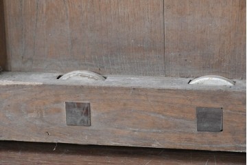 アンティーク建具　明治～大正　総欅(ケヤキ)材　力強い木目が印象的な蔵戸1枚　(R-085159)