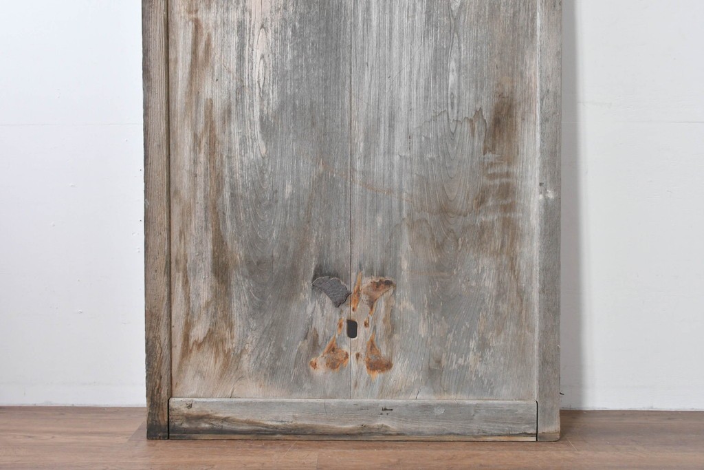 アンティーク建具　明治～大正　欅(ケヤキ)材　栗材　長い年月を経た木肌が味わい深い蔵戸1枚　(R-085160)