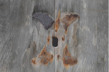アンティーク建具　明治～大正　欅(ケヤキ)材　栗材　長い年月を経た木肌が味わい深い蔵戸1枚　(R-085160)