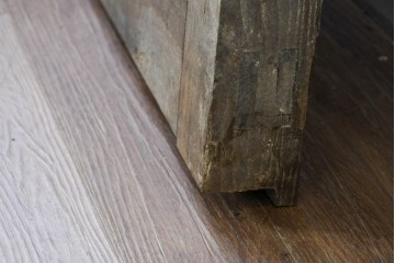 アンティーク建具　明治～大正　欅(ケヤキ)材　栗材　長い年月を経た木肌が味わい深い蔵戸1枚　(R-085160)