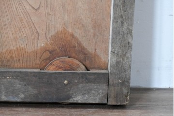 アンティーク建具　明治～大正　欅(ケヤキ)材　栗材　長い年月を経た木肌が味わい深い蔵戸1枚　(R-085160)