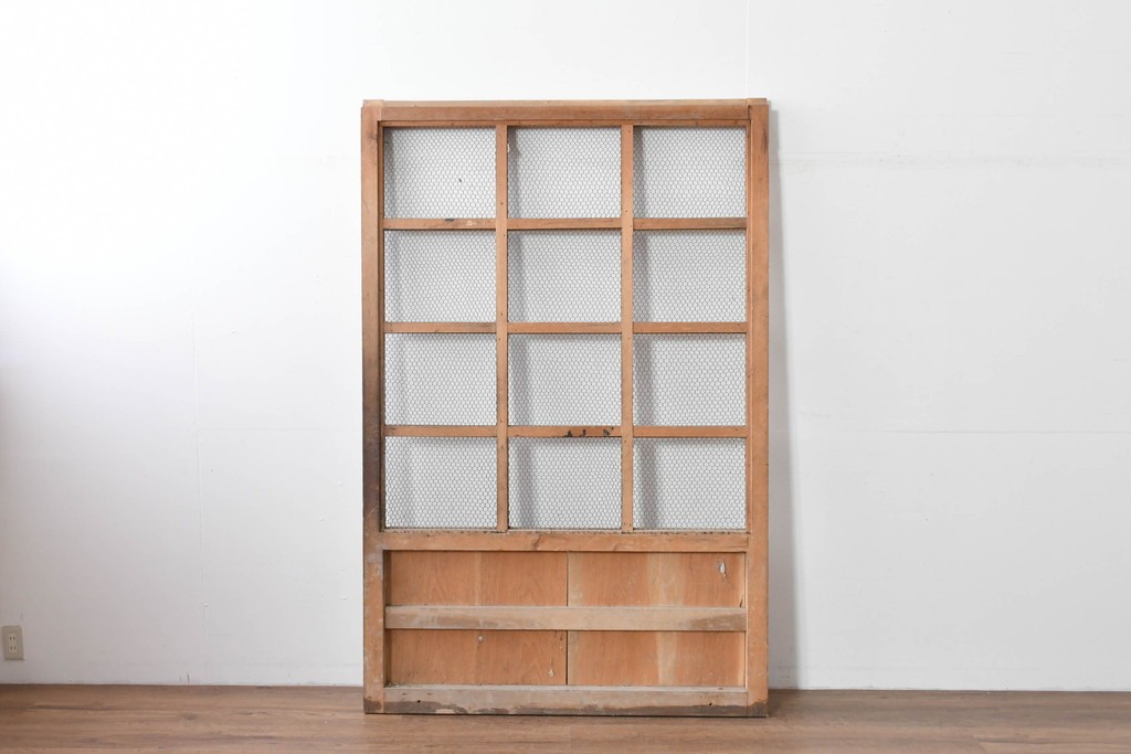 アンティーク建具　明治～大正　時代を経た素朴な風合いが味わい深い升目蔵戸1枚　(R-085162)