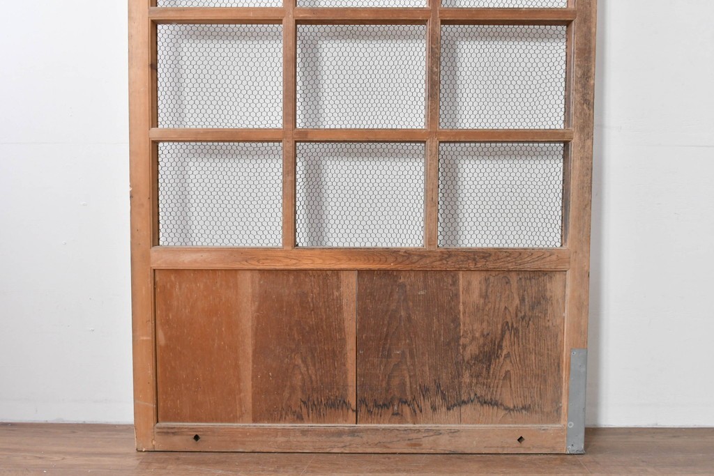 アンティーク建具　明治～大正　時代を経た素朴な風合いが味わい深い升目蔵戸1枚　(R-085162)