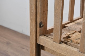 和製アンティーク　時代物　希少　ナラ材　素朴な木肌が魅力の折り畳み式ベビーベッド　(R-085163)