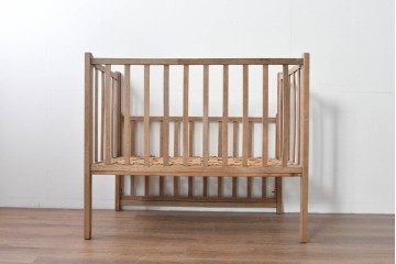 和製アンティーク　時代物　希少　ナラ材　素朴な木肌が魅力の折り畳み式ベビーベッド　(R-085163)