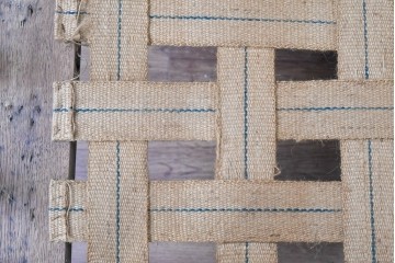 和製アンティーク　時代物　希少　ナラ材　素朴な木肌が魅力の折り畳み式ベビーベッド　(R-085163)