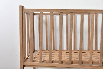 和製アンティーク　時代物　希少　ナラ材　素朴な木肌が魅力の折り畳み式ベビーベッド　(R-085163)