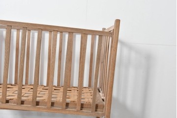 和製アンティーク　時代物　希少　ナラ材　素朴な木肌が魅力の折り畳み式ベビーベッド　(R-085163)