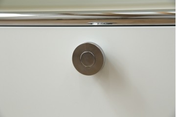 中古　美品　スイス　USMハラー(USM Haller)　モジュール構造のサイドボード　定価約27万円相当　(R-085165)