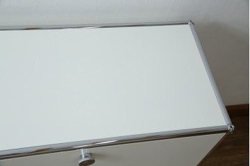 中古　美品　スイス　USMハラー(USM Haller)　モジュール構造のサイドボード　定価約33万4千円相当　(R-085166)