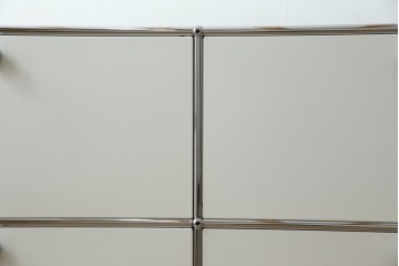 中古　美品　スイス　USMハラー(USM Haller)　モジュール構造のサイドボード　定価約33万4千円相当　(R-085166)