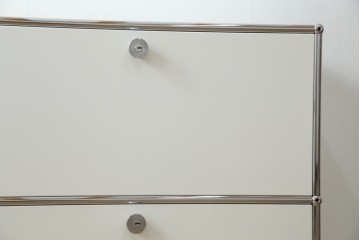 中古　美品　スイス　USMハラー(USM Haller)　モジュール構造のサイドボード　定価約33万4千円相当　(R-085166)