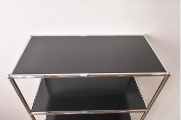 中古　美品　スイス　USMハラー(USM Haller)　クロームフレームにブラックの棚板を組み合わせたシンプルなオープンラック　定価約14万6千円相当　(R-085168)