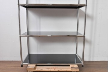 中古　美品　スイス　USMハラー(USM Haller)　クロームフレームにブラックの棚板を組み合わせたシンプルなオープンラック　定価約14万6千円相当　(R-085168)