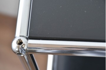 中古　美品　スイス　USMハラー(USM Haller)　クロームフレームにブラックの棚板を組み合わせたシンプルなオープンラック　定価約14万6千円相当　(R-085168)