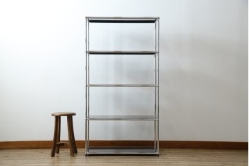 中古　美品　スイス　USMハラー(USM Haller)　クロームフレームにブラックの棚板を組み合わせたシンプルなオープンラック　定価約14万6千円　(R-085168)