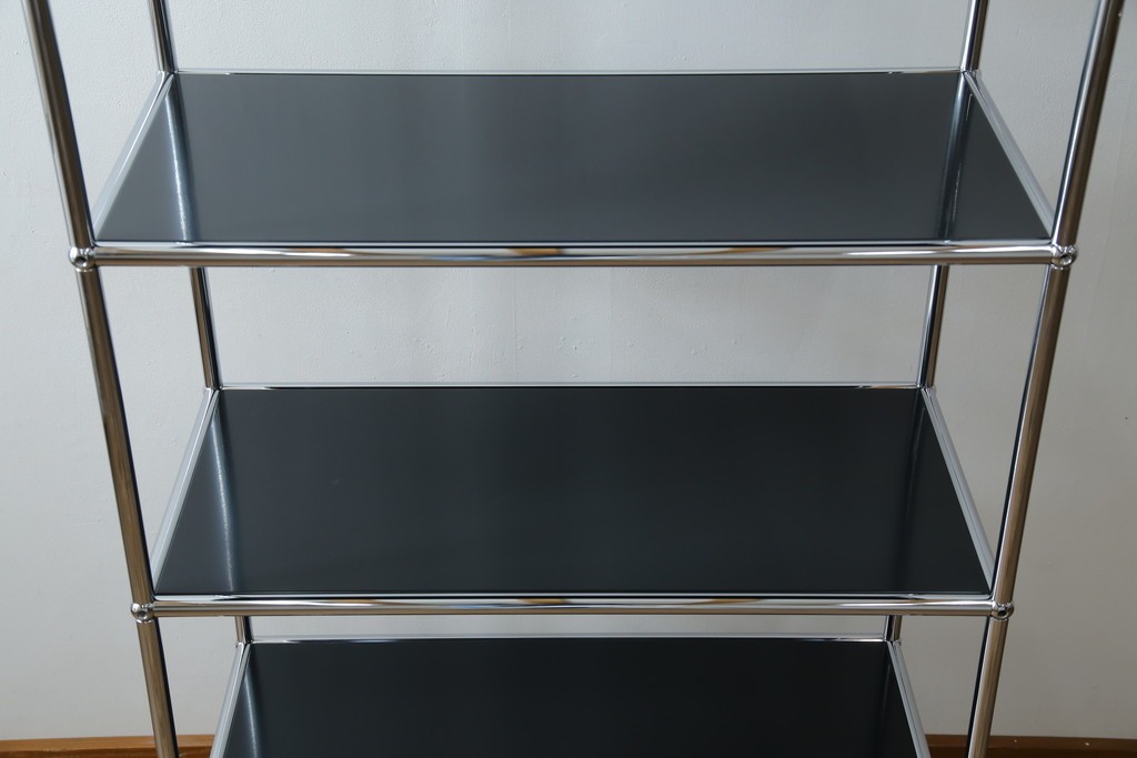中古　美品　スイス　USMハラー(USM Haller)　クロームフレームにブラックの棚板を組み合わせたシンプルなオープンラック　定価約14万6千円　(R-085168)