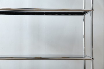 中古　美品　スイス　USMハラー(USM Haller)　クロームフレームにブラックの棚板を組み合わせたシンプルなオープンラック　定価約14万6千円　(R-085168)