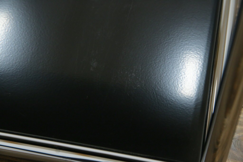 中古　美品　スイス　USMハラー(USM Haller)　クロームフレームにブラックの棚板を組み合わせたシンプルなオープンラック　定価約14万6千円　(R-085168)