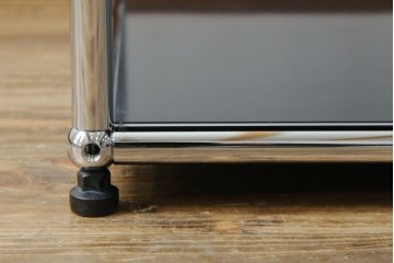 中古　美品　スイス　USMハラー(USM Haller)　クロームフレームにブラックの棚板を組み合わせたシンプルなオープンラック　定価約14万6千円　(R-085168)