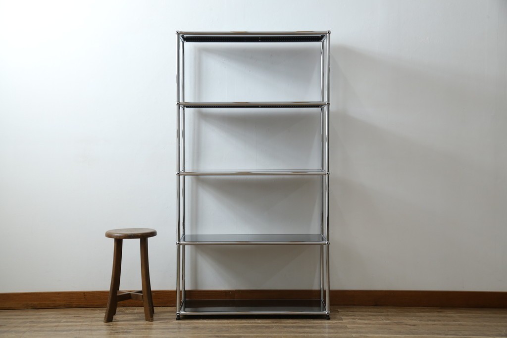 中古　美品　スイス　USMハラー(USM Haller)　クロームフレームにブラックの棚板を組み合わせたシンプルなオープンラック　定価約14万6千円　(R-085168)