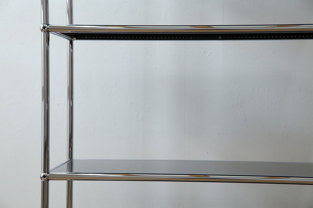 中古　美品　スイス　USMハラー(USM Haller)　クロームフレームにブラックの棚板を組み合わせたシンプルなオープンラック　定価約14万6千円　(R-085168)