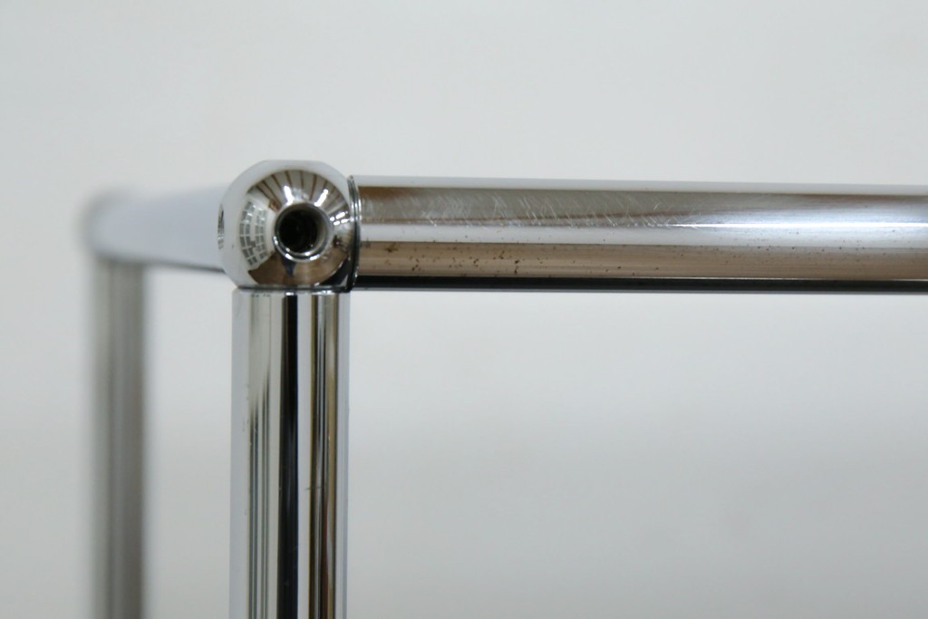 中古　美品　スイス　USMハラー(USM Haller)　クロームフレームにブラックの棚板を組み合わせたシンプルなオープンラック　定価約14万6千円　(R-085168)