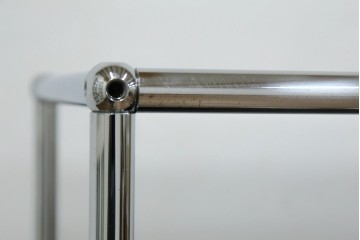 中古　美品　スイス　USMハラー(USM Haller)　クロームフレームにブラックの棚板を組み合わせたシンプルなオープンラック　定価約14万6千円　(R-085168)