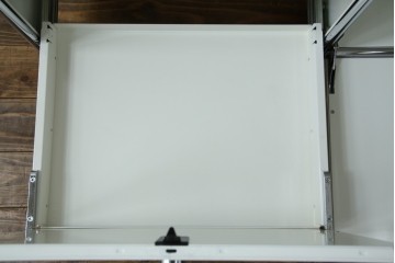 中古　美品　スイス　USMハラー(USM Haller)　モジュール構造のオープンサイドボード　定価約38万4千円　(R-085169)