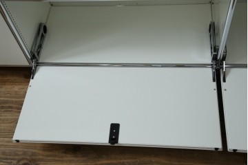 中古　美品　スイス　USMハラー(USM Haller)　モジュール構造のオープンサイドボード　定価約38万4千円　(R-085169)