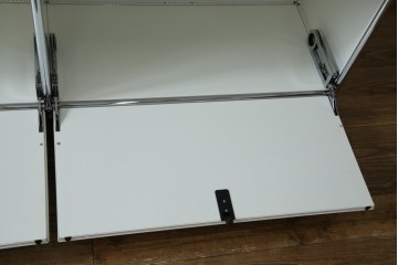 中古　美品　スイス　USMハラー(USM Haller)　モジュール構造のオープンサイドボード　定価約38万4千円　(R-085169)