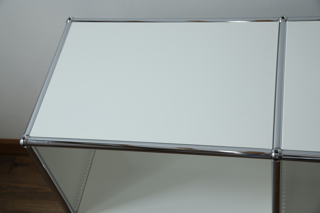 中古　美品　スイス　USMハラー(USM Haller)　モジュール構造のオープンサイドボード　定価約38万4千円　(R-085169)