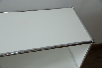 中古　美品　スイス　USMハラー(USM Haller)　モジュール構造のオープンサイドボード　定価約38万4千円　(R-085169)