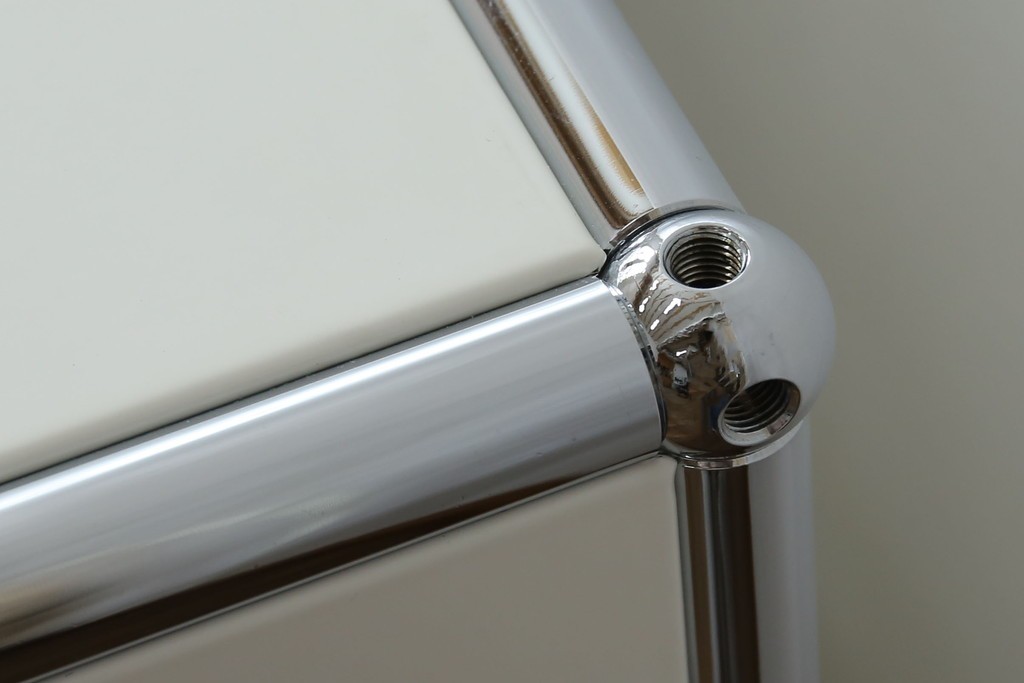 中古　美品　スイス　USMハラー(USM Haller)　モジュール構造のオープンサイドボード　定価約38万4千円　(R-085169)