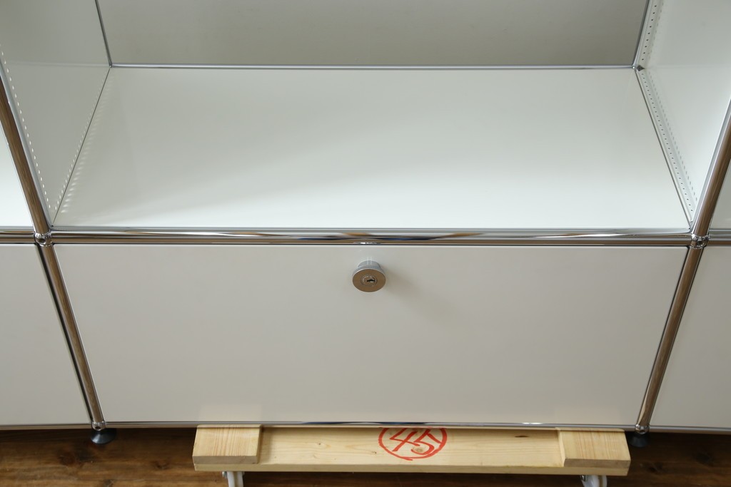 中古　美品　スイス　USMハラー(USM Haller)　モジュール構造のオープンサイドボード　定価約38万4千円　(R-085169)