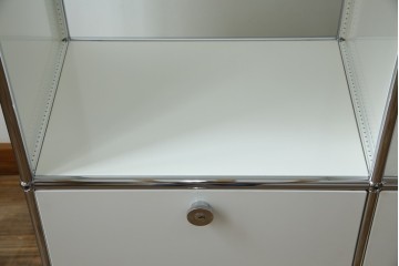 中古　美品　スイス　USMハラー(USM Haller)　モジュール構造のオープンサイドボード　定価約38万4千円　(R-085169)