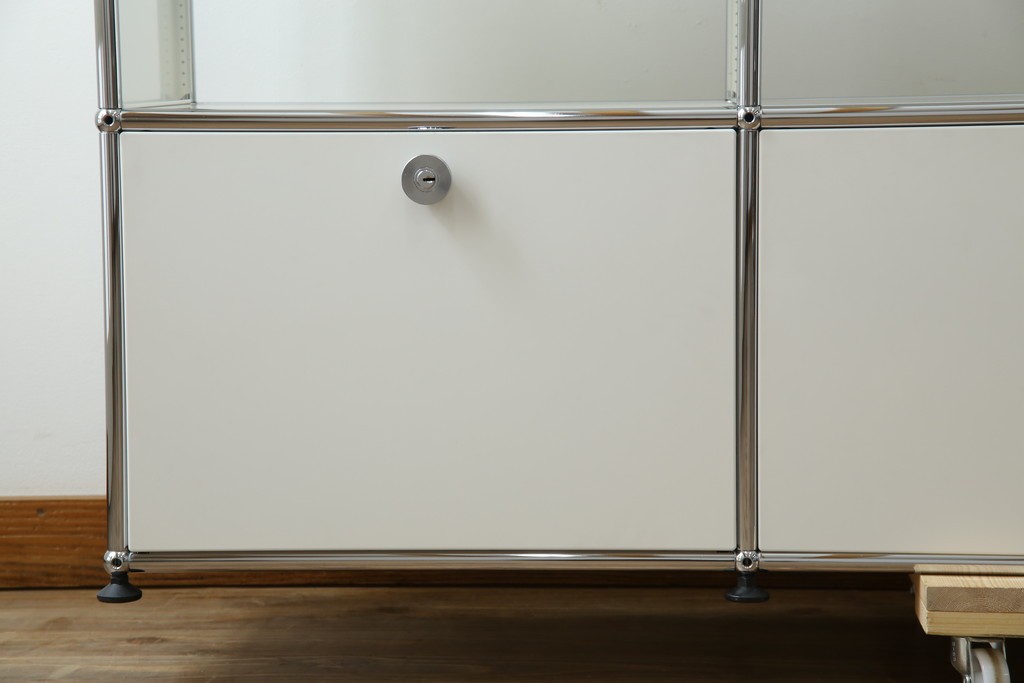 中古　美品　スイス　USMハラー(USM Haller)　モジュール構造のオープンサイドボード　定価約38万4千円　(R-085169)