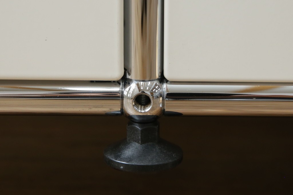 中古　美品　スイス　USMハラー(USM Haller)　モジュール構造のオープンサイドボード　定価約38万4千円　(R-085169)