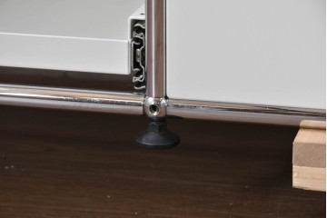 中古　美品　スイス　USMハラー(USM Haller)　モジュール構造のオープンサイドボード　定価約38万4千円相当　(R-085169)