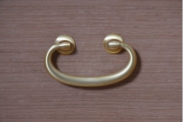 中古　美品　最高級品　名工　清光光雲作　宝石象嵌工芸品　煌びやかな花鳥図(桜・松・椿・楪・雉・雀)が目を引く贅を尽くした美術品級のワードローブ　定価約600万円相当　(R-085175)