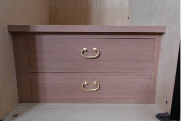 中古　美品　最高級品　名工　清光光雲作　宝石象嵌工芸品　煌びやかな花鳥図(桜・松・椿・楪・雉・雀)が目を引く贅を尽くした美術品級のワードローブ　定価約600万円相当　(R-085175)