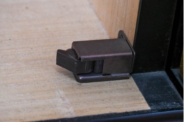 中古　美品　最高級品　名工　清光光雲作　宝石象嵌工芸品　煌びやかな花鳥図(桜・松・椿・楪・雉・雀)が目を引く贅を尽くした美術品級のワードローブ　定価約600万円相当　(R-085175)