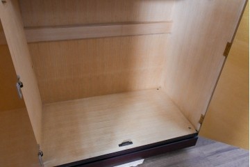 中古　美品　最高級品　名工　清光光雲作　宝石象嵌工芸品　煌びやかな花鳥図(桜・松・椿・楪・雉・雀)が目を引く贅を尽くした美術品級のワードローブ　定価約600万円相当　(R-085175)