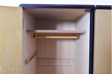 中古　美品　最高級品　名工　清光光雲作　宝石象嵌工芸品　煌びやかな花鳥図(桜・松・椿・楪・雉・雀)が目を引く贅を尽くした美術品級のワードローブ　定価約600万円相当　(R-085175)